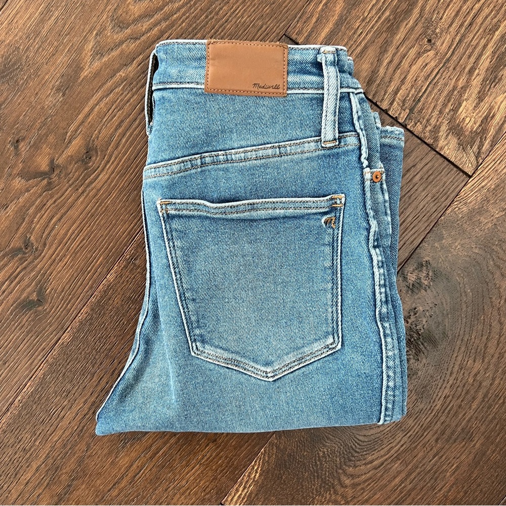Like new. Madewell Curvy Stovepipe